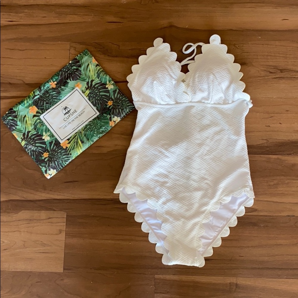 Cupshe Swimsuit - NEVER WORN
